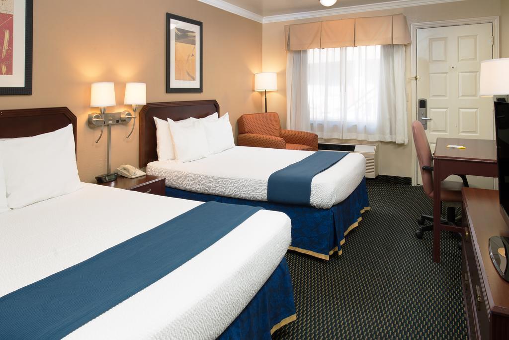 Days Inn By Wyndham Pinole Berkeley Room photo