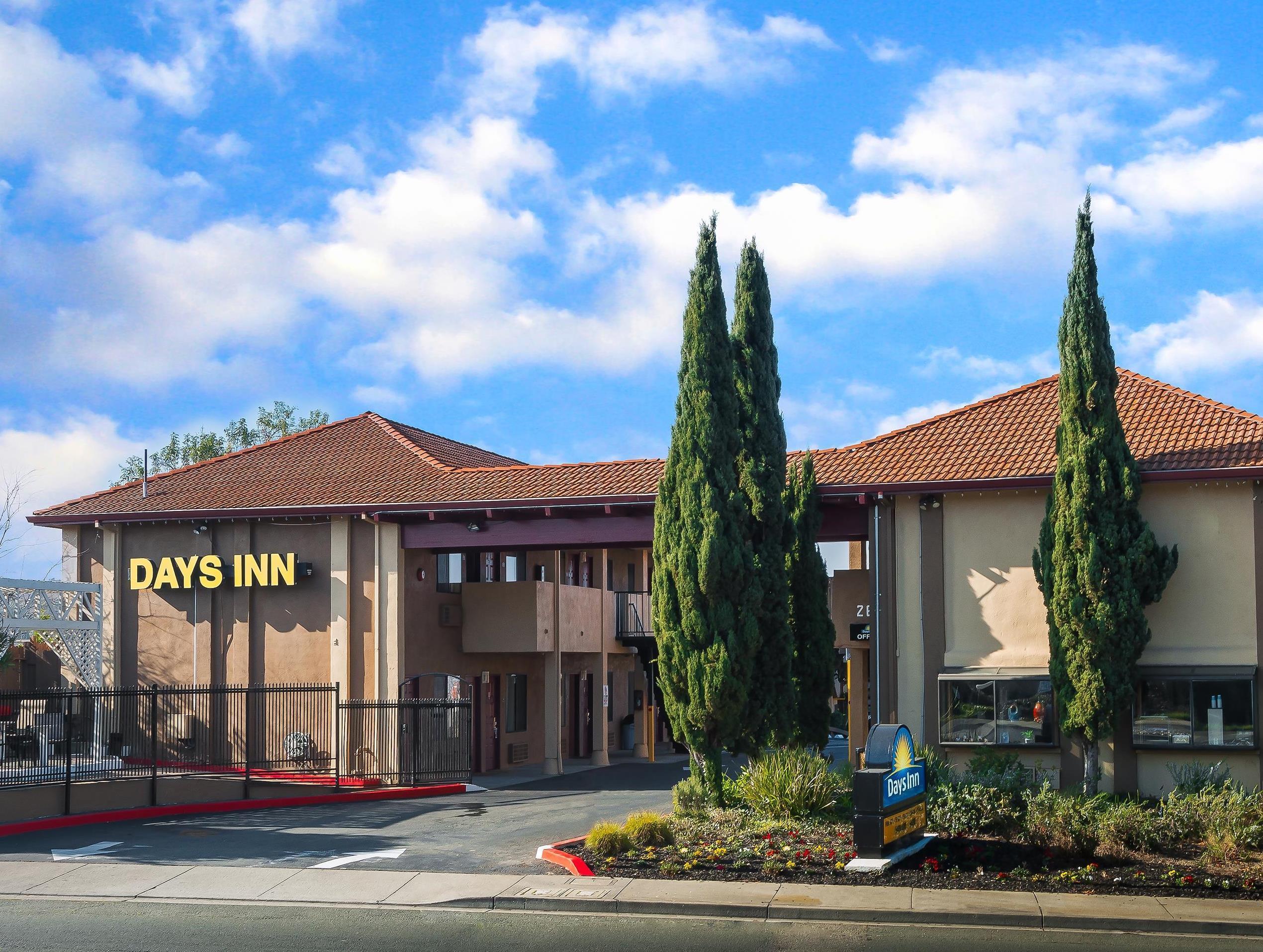 Days Inn By Wyndham Pinole Berkeley Exterior photo